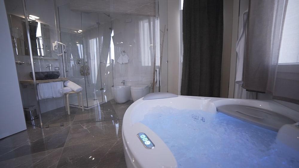 Hotel Royal - Beauty & Spa 切萨雷奥港 外观 照片