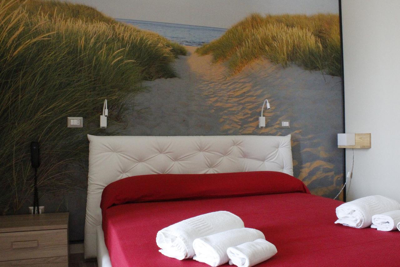 Hotel Royal - Beauty & Spa 切萨雷奥港 外观 照片
