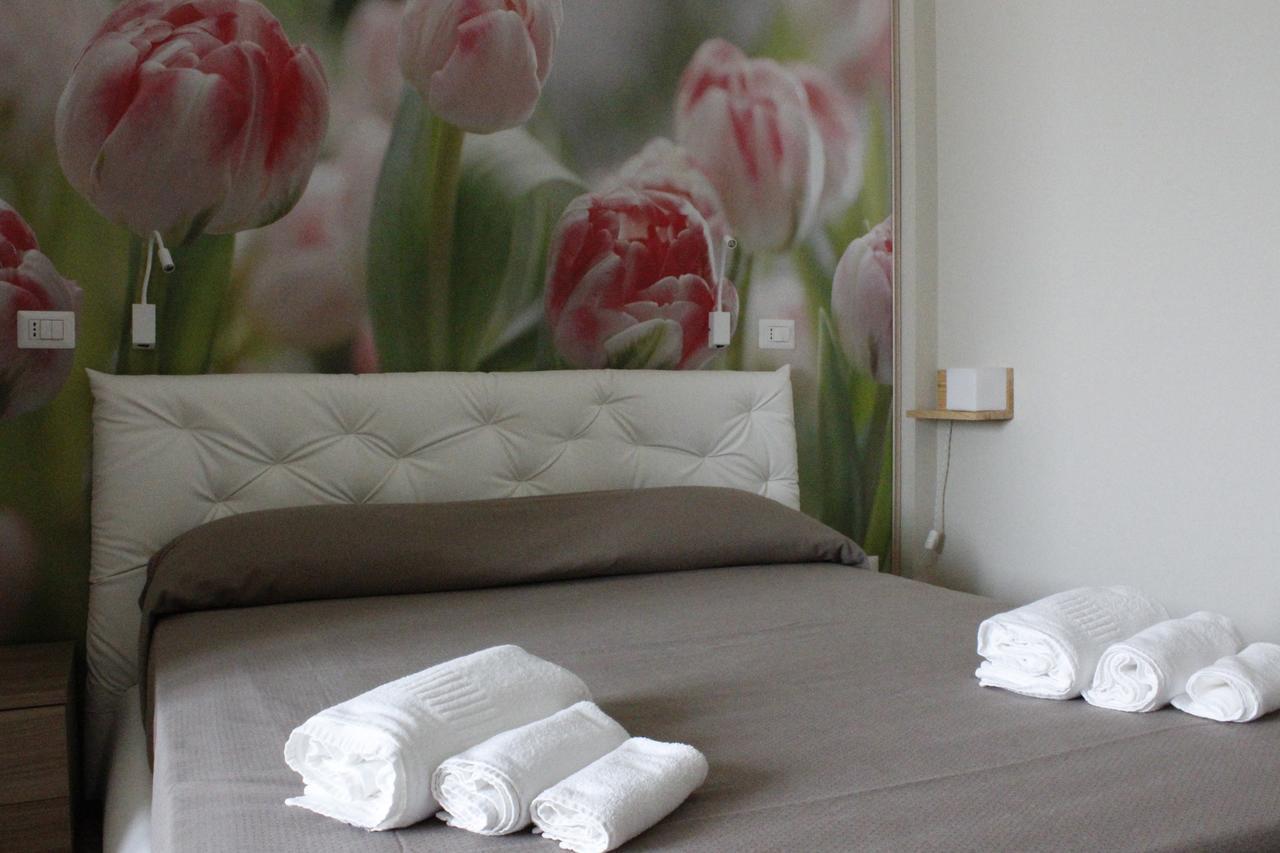 Hotel Royal - Beauty & Spa 切萨雷奥港 外观 照片