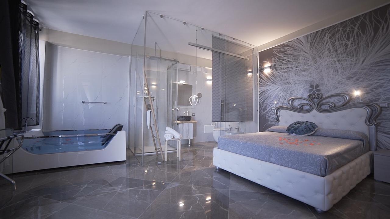 Hotel Royal - Beauty & Spa 切萨雷奥港 外观 照片