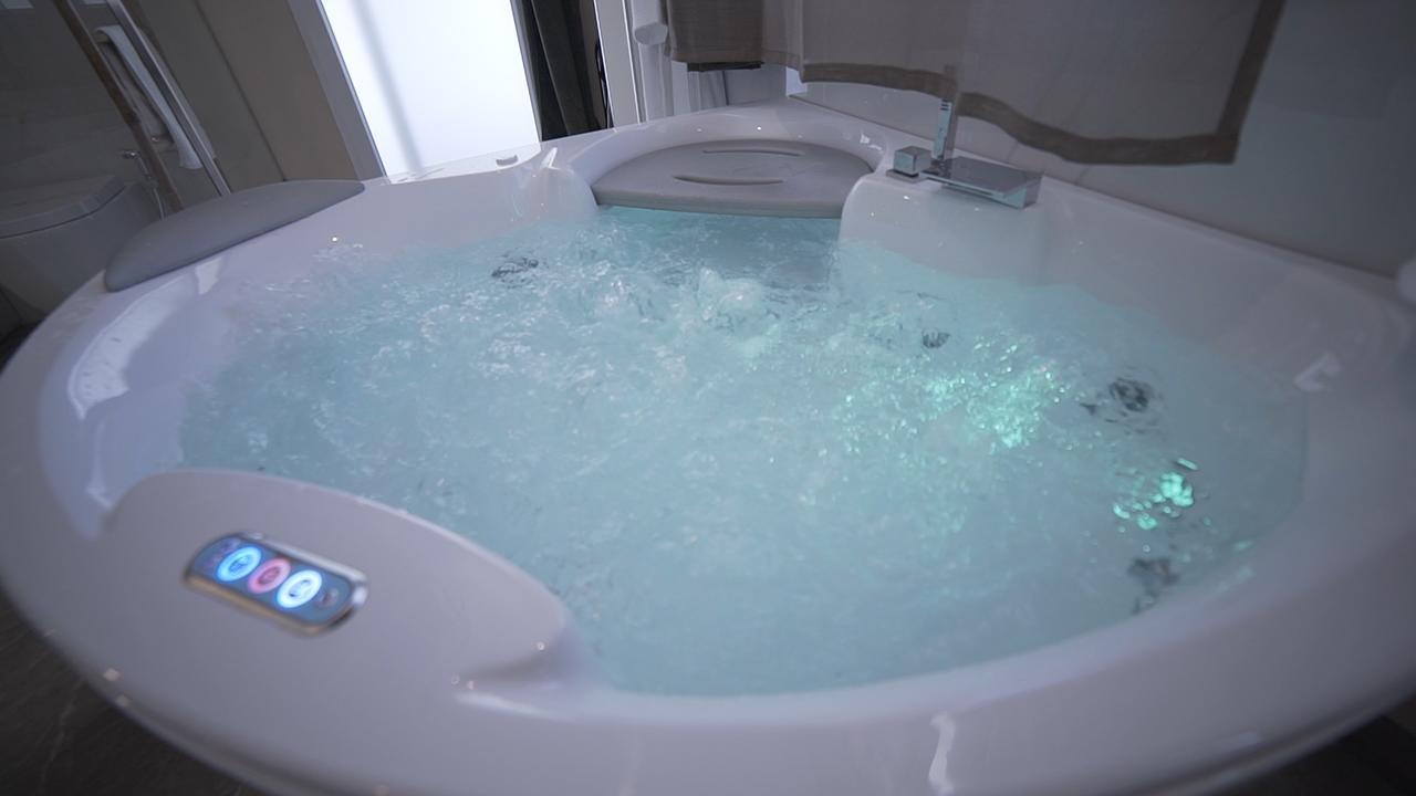 Hotel Royal - Beauty & Spa 切萨雷奥港 外观 照片